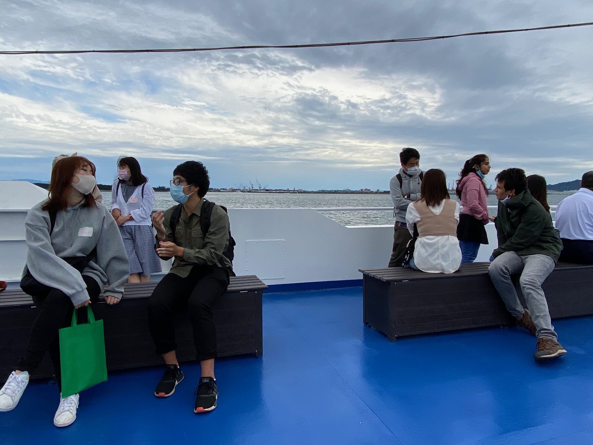 留学生、日本人大学生＠フェリーの上